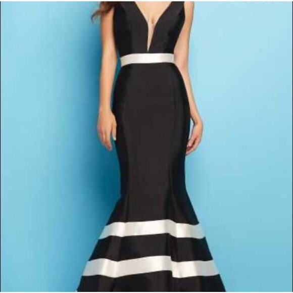 Black and White Mac Duggal Mermaid Dress - Picture 1 of 9